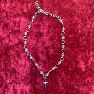 IRIDESCENT CROSS CHOKER